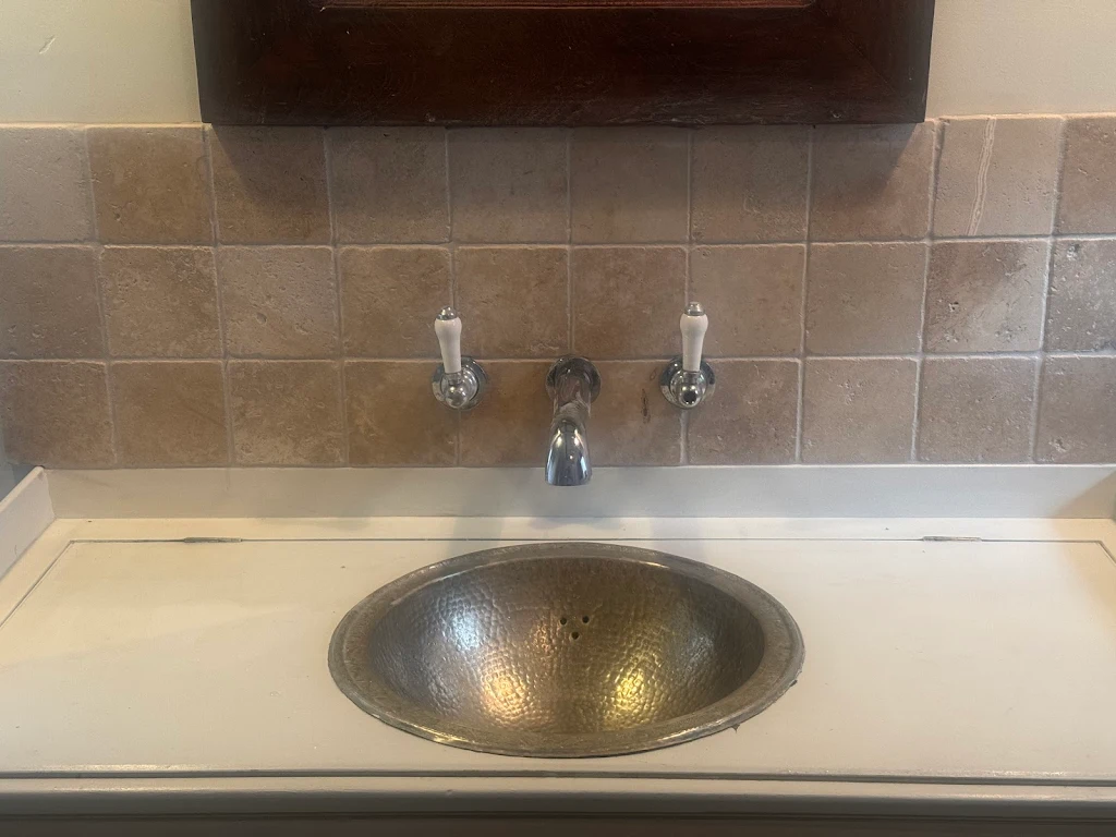 Splashback tiling