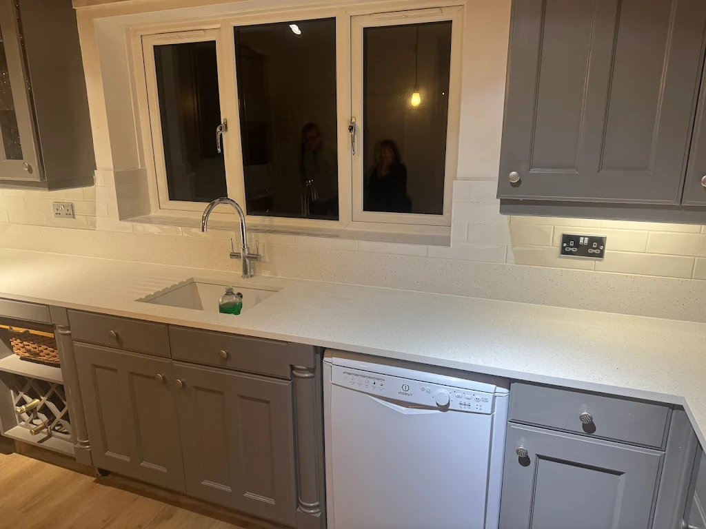 Splashback tiling
