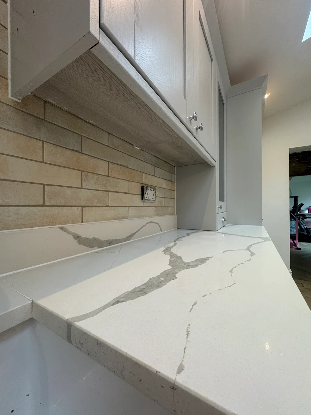 Splashback tiling