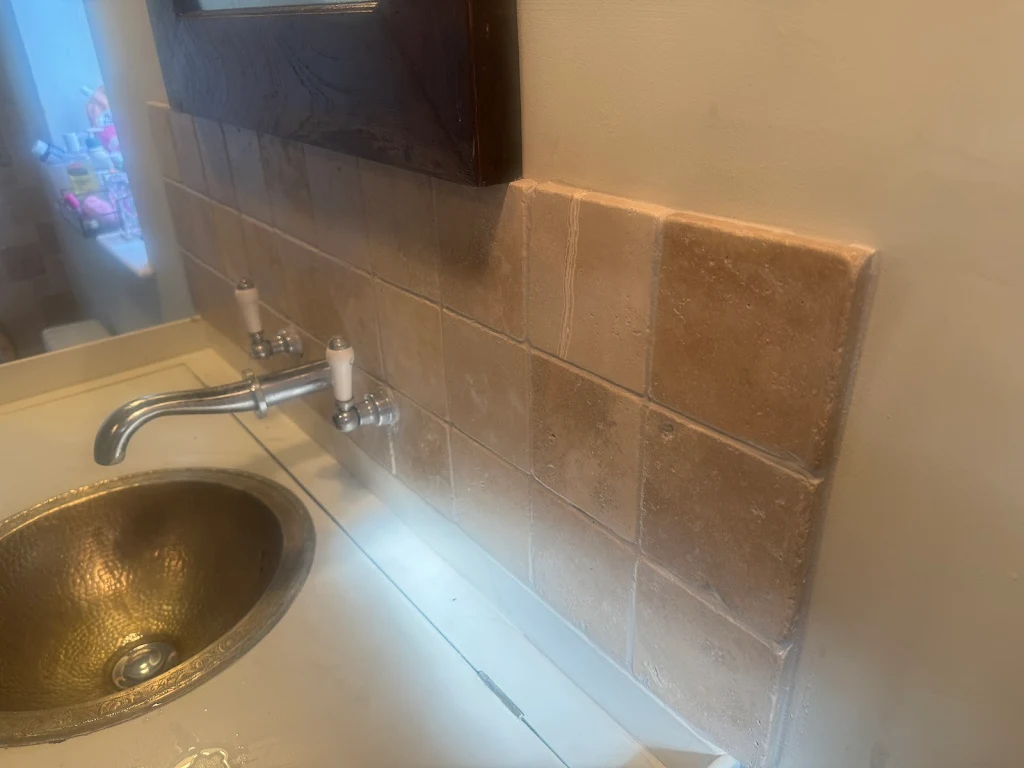 Splashback tiling
