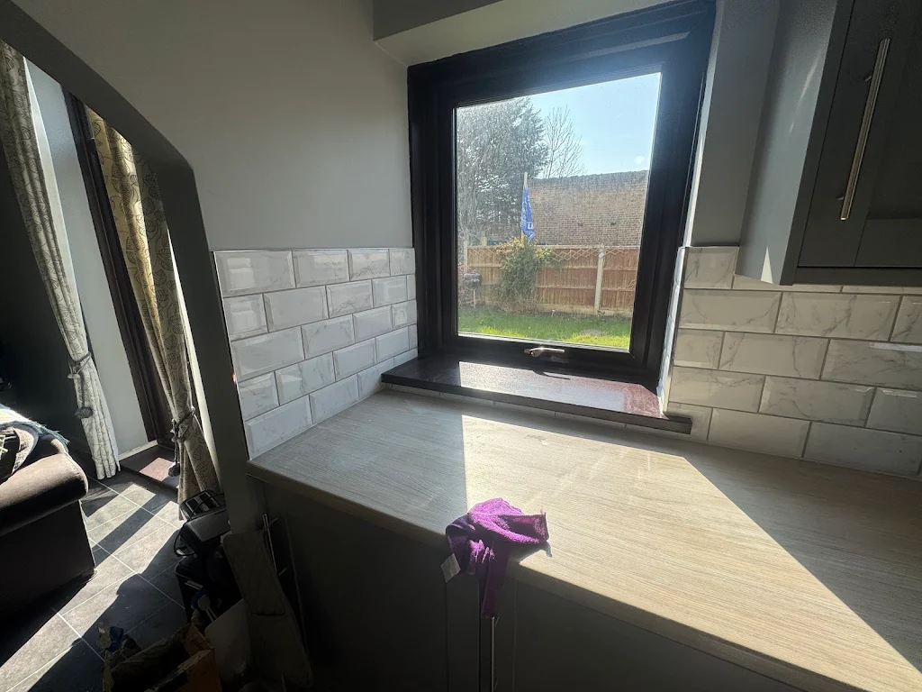 Splashback tiling
