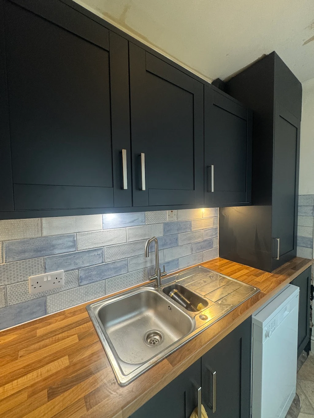 Splashback tiling
